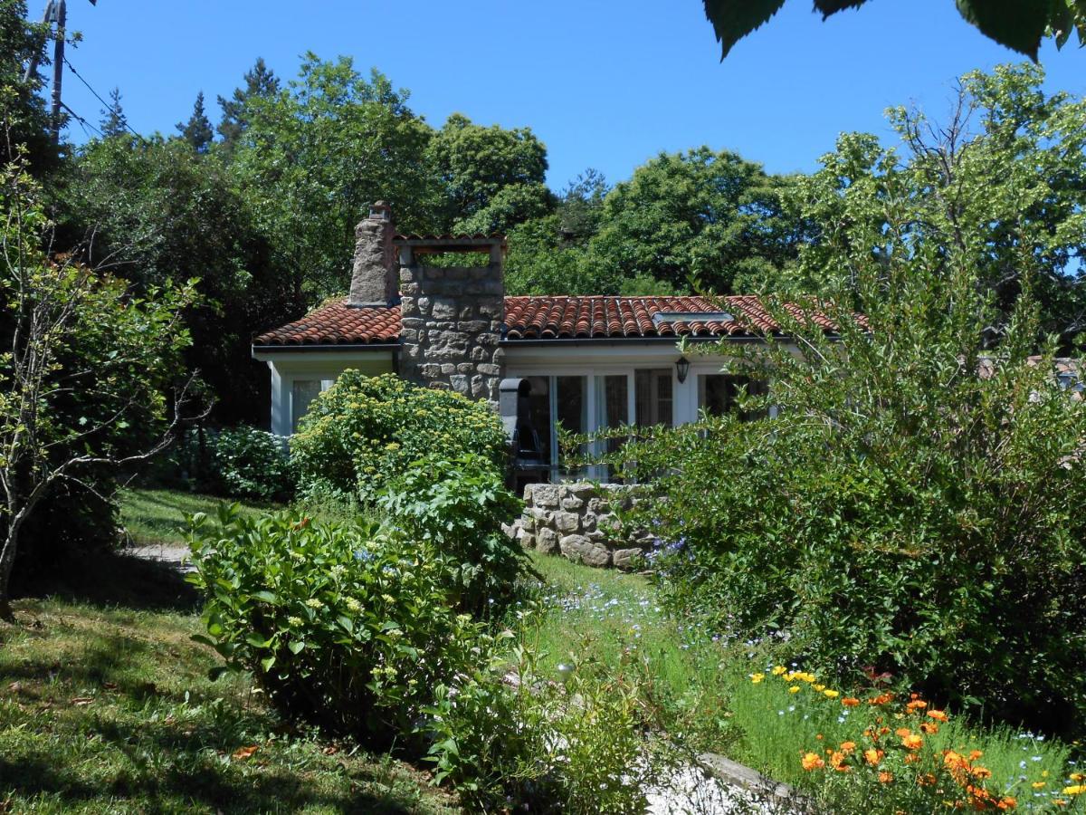 Les Grangeonnes, Gites Nature, Piscine, Bain Nordique, Sauna Pour Accueil Familiale Ou De Groupe Saint-Basile Exteriör bild